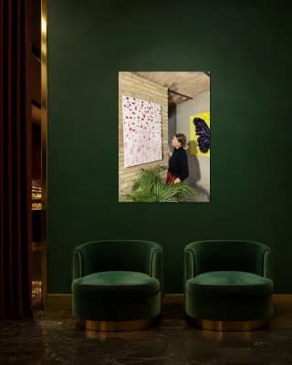 Fan Dance Japan shown in Hotel Lounge